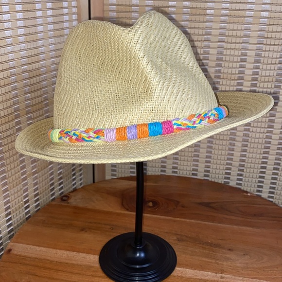 🔶Straw Fedora Woman’s Hat With Multicolor Braided Band - Picture 2 of 6